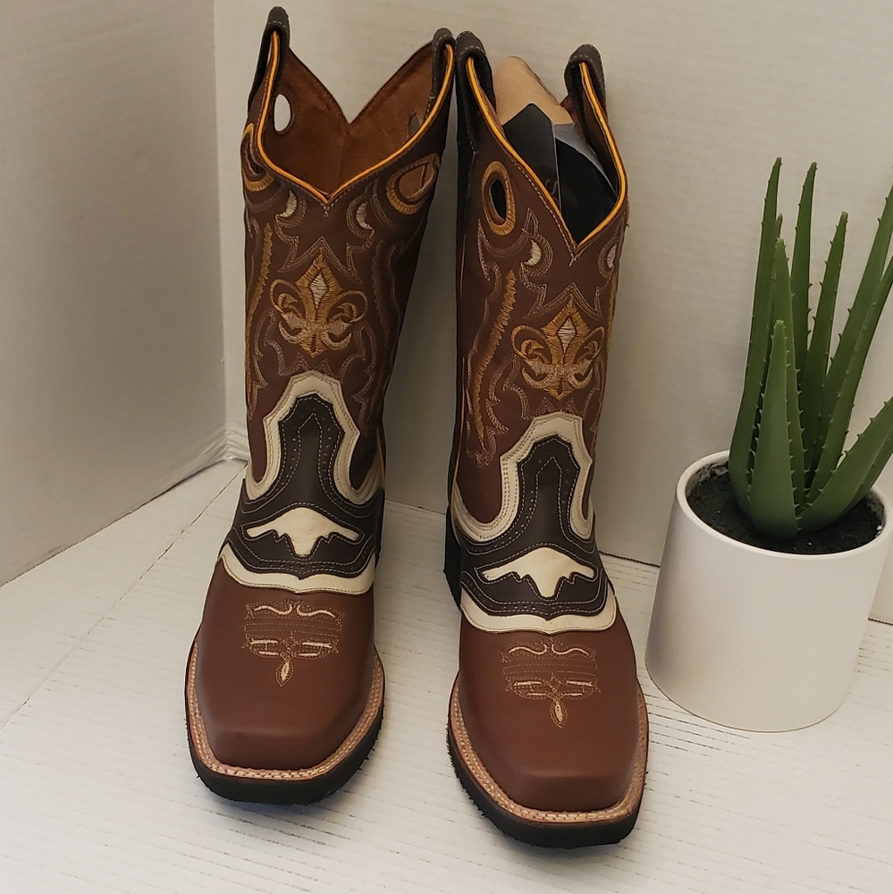 Men's western 100% Leather boots with rubber non skid soles NWB size 12